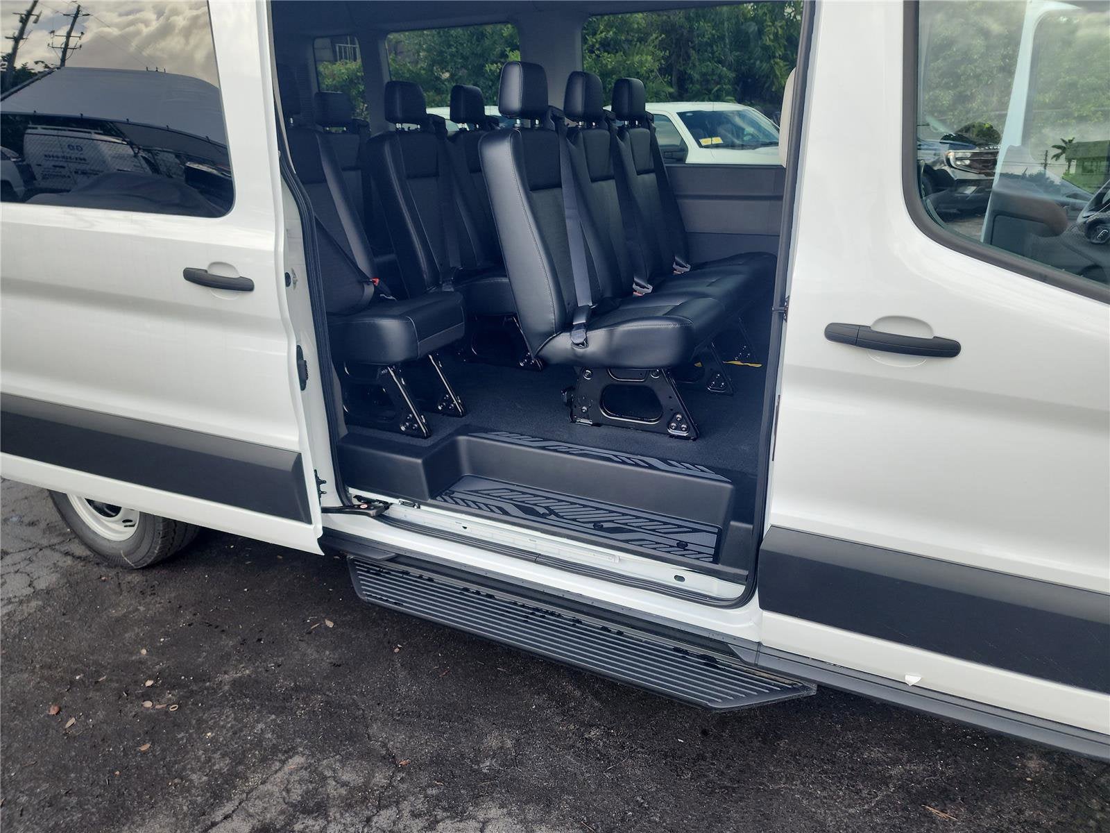 2026 Ford Transit Passenger Wagon XL