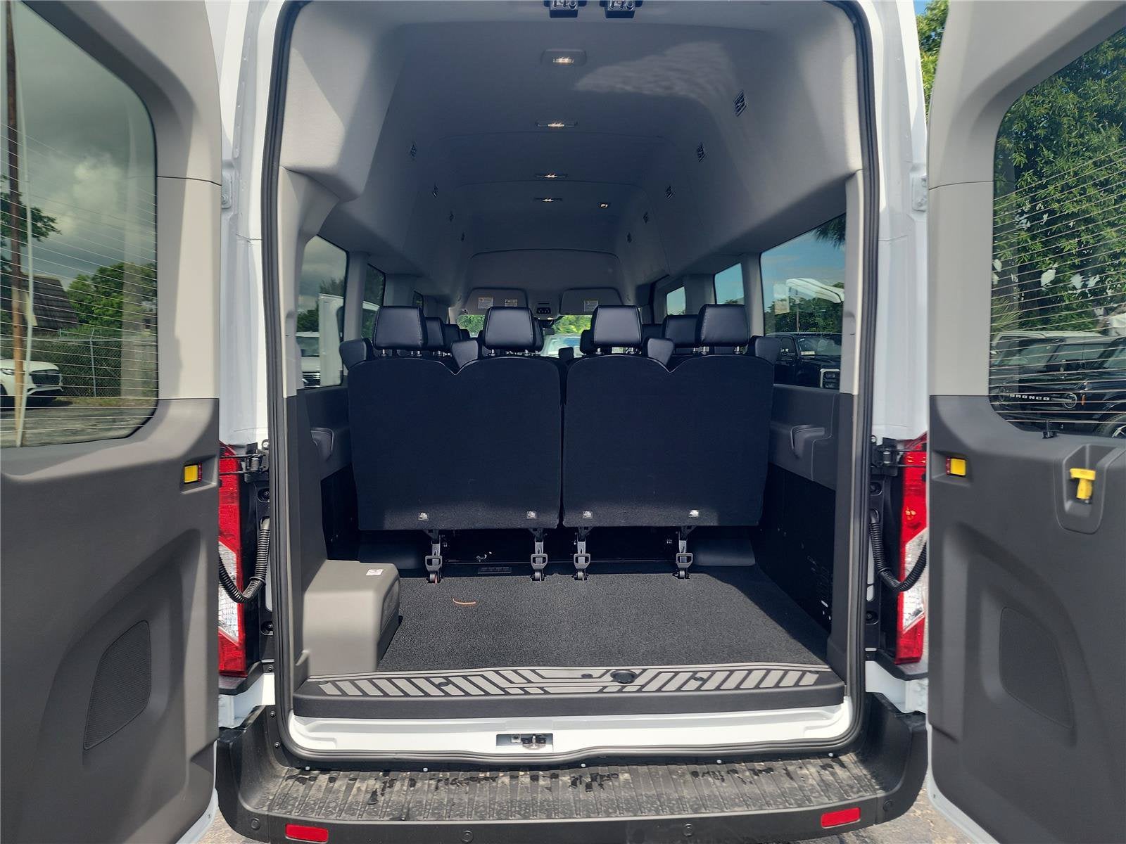 2026 Ford Transit Passenger Wagon XL