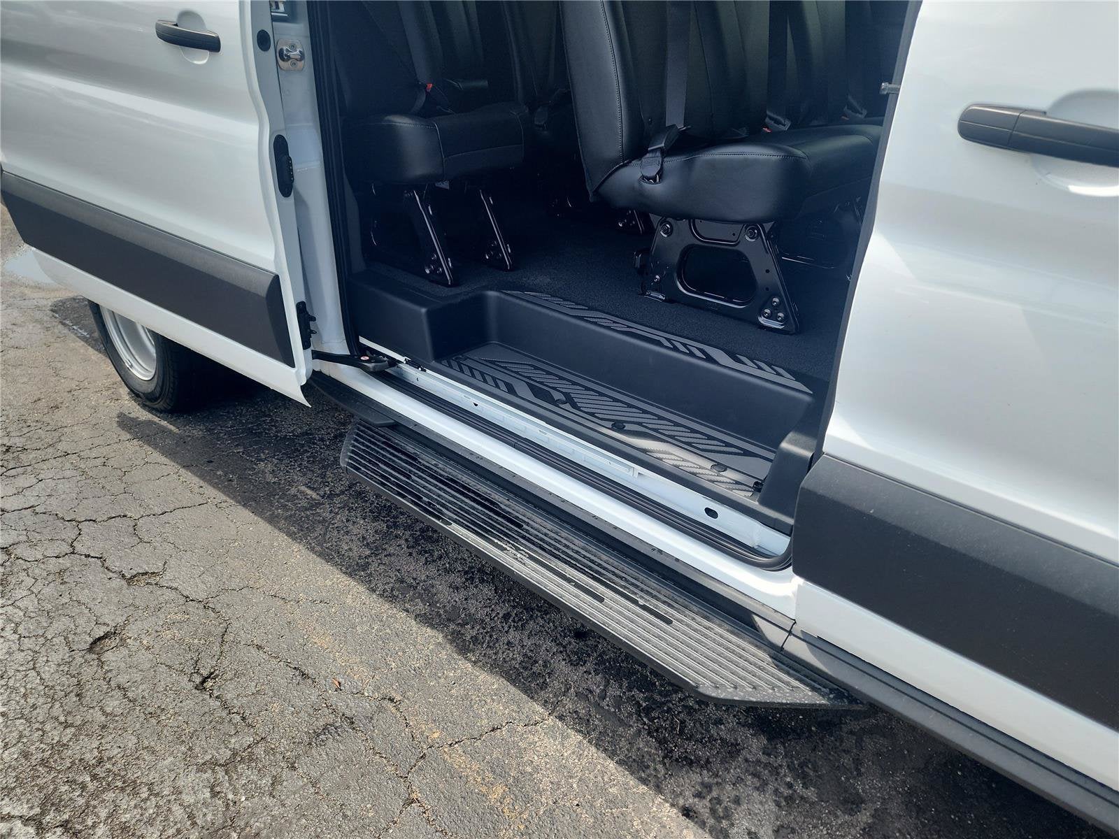 2026 Ford Transit Passenger Wagon XL