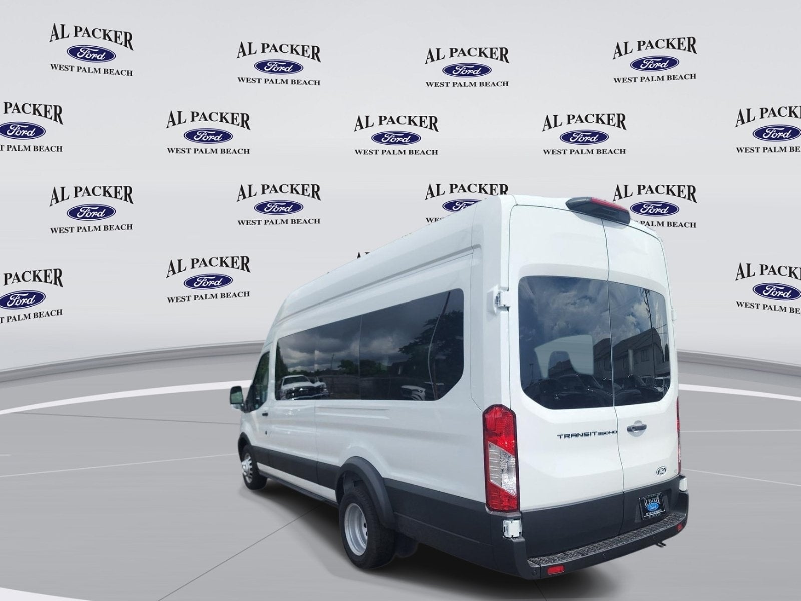2026 Ford Transit Passenger Wagon XL