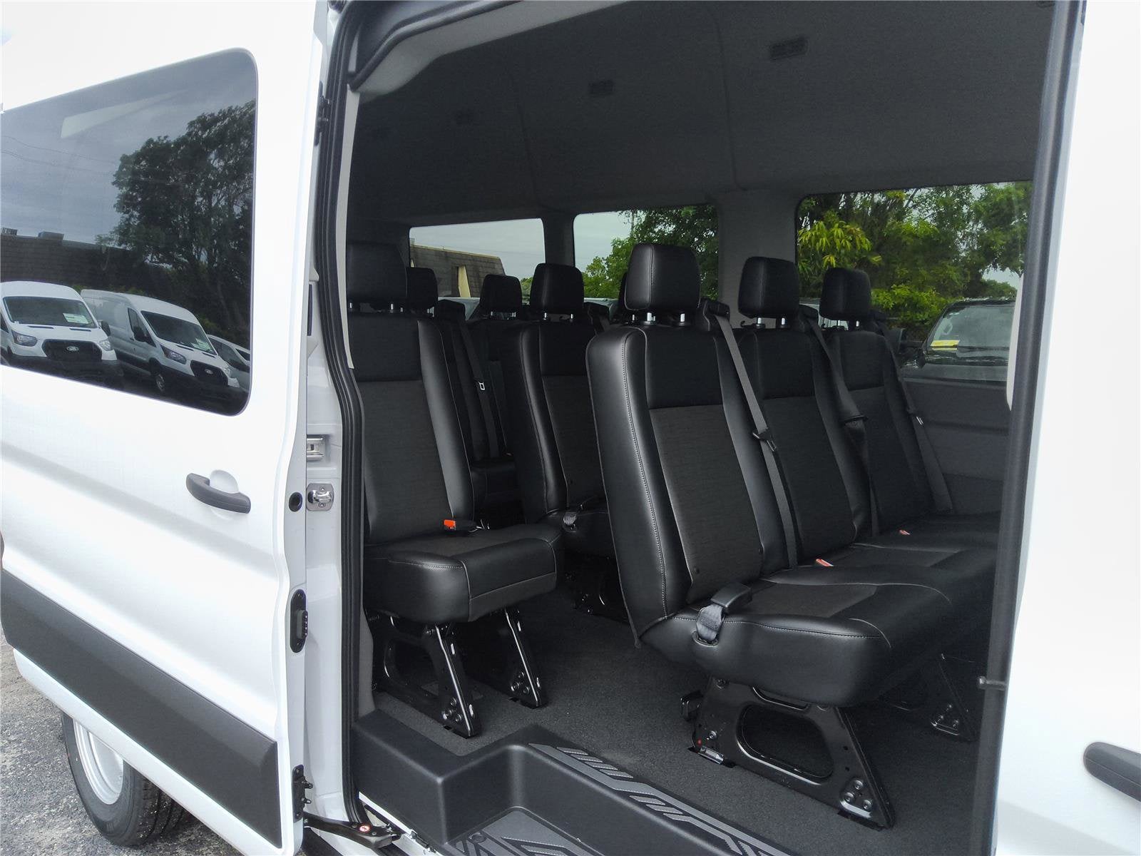 2026 Ford Transit Passenger Wagon XL