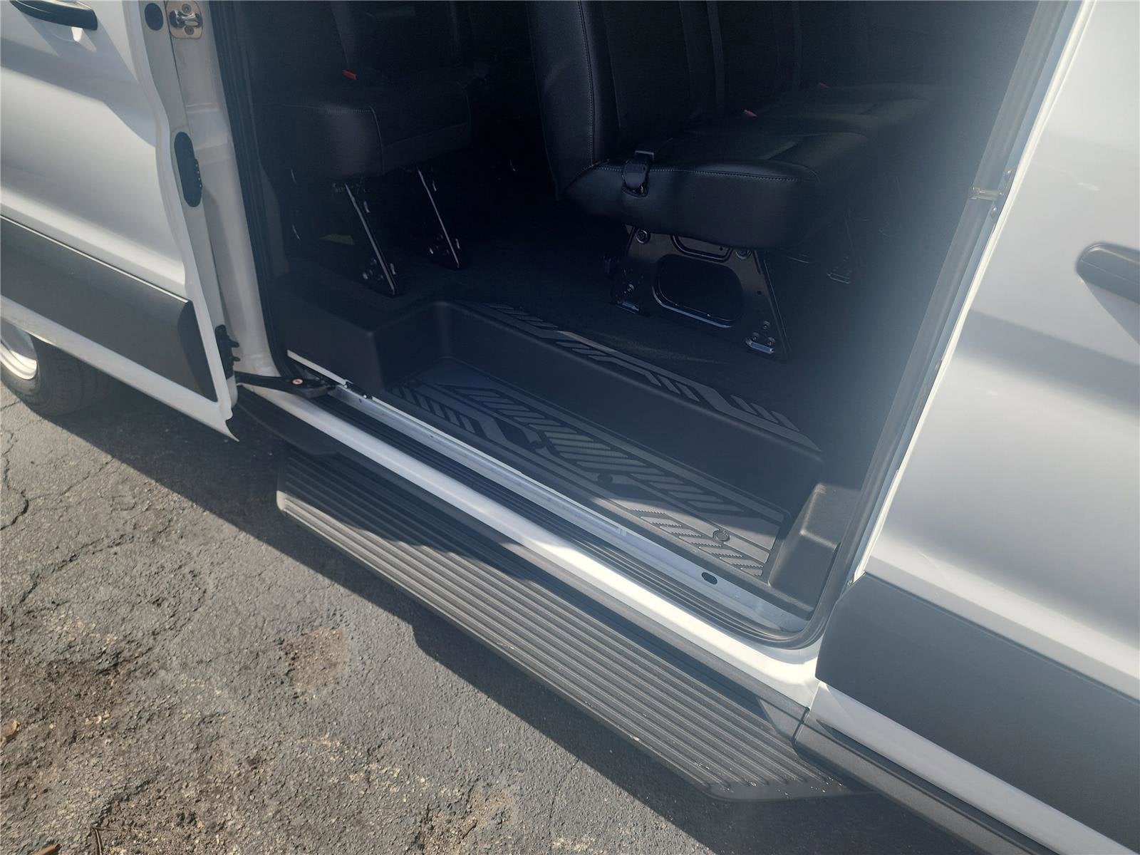 2026 Ford Transit Passenger Wagon XL