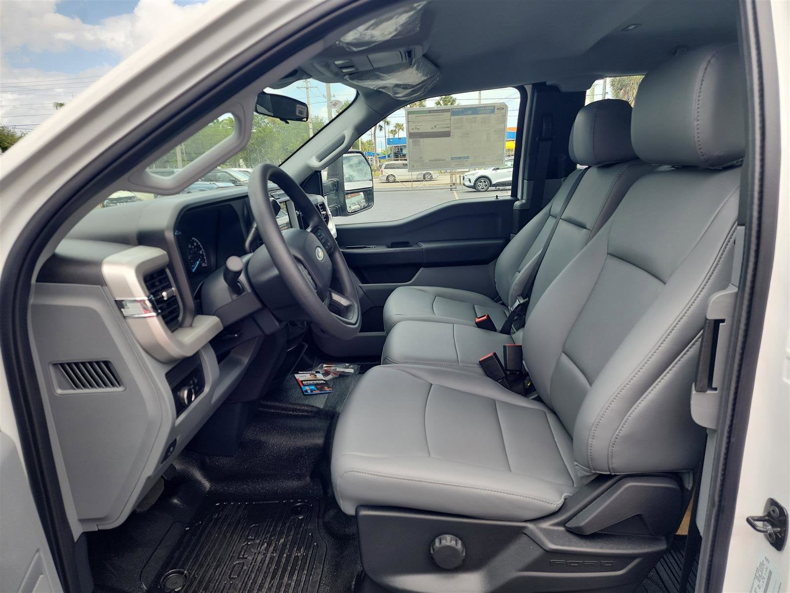 2025 Ford Super Duty F-350 DRW XL