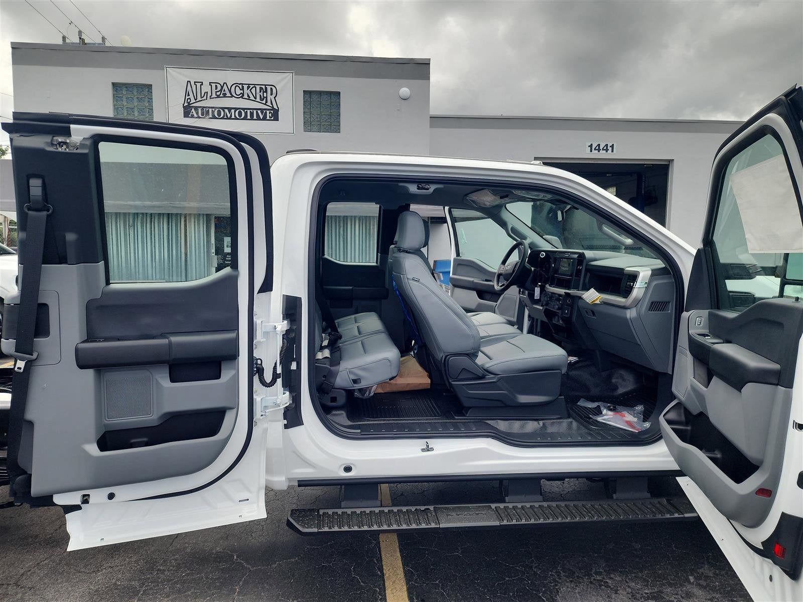 2025 Ford Super Duty F-350 DRW XL