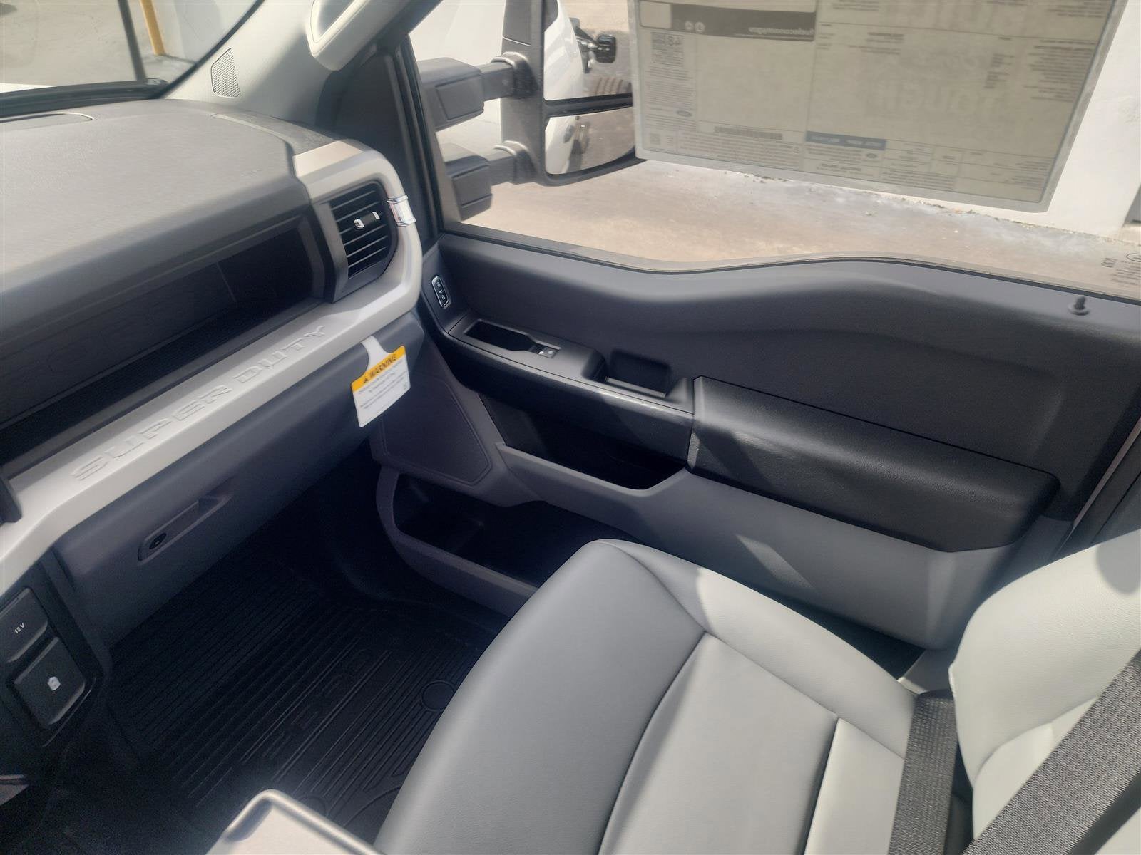 2025 Ford Super Duty F-450 DRW Base