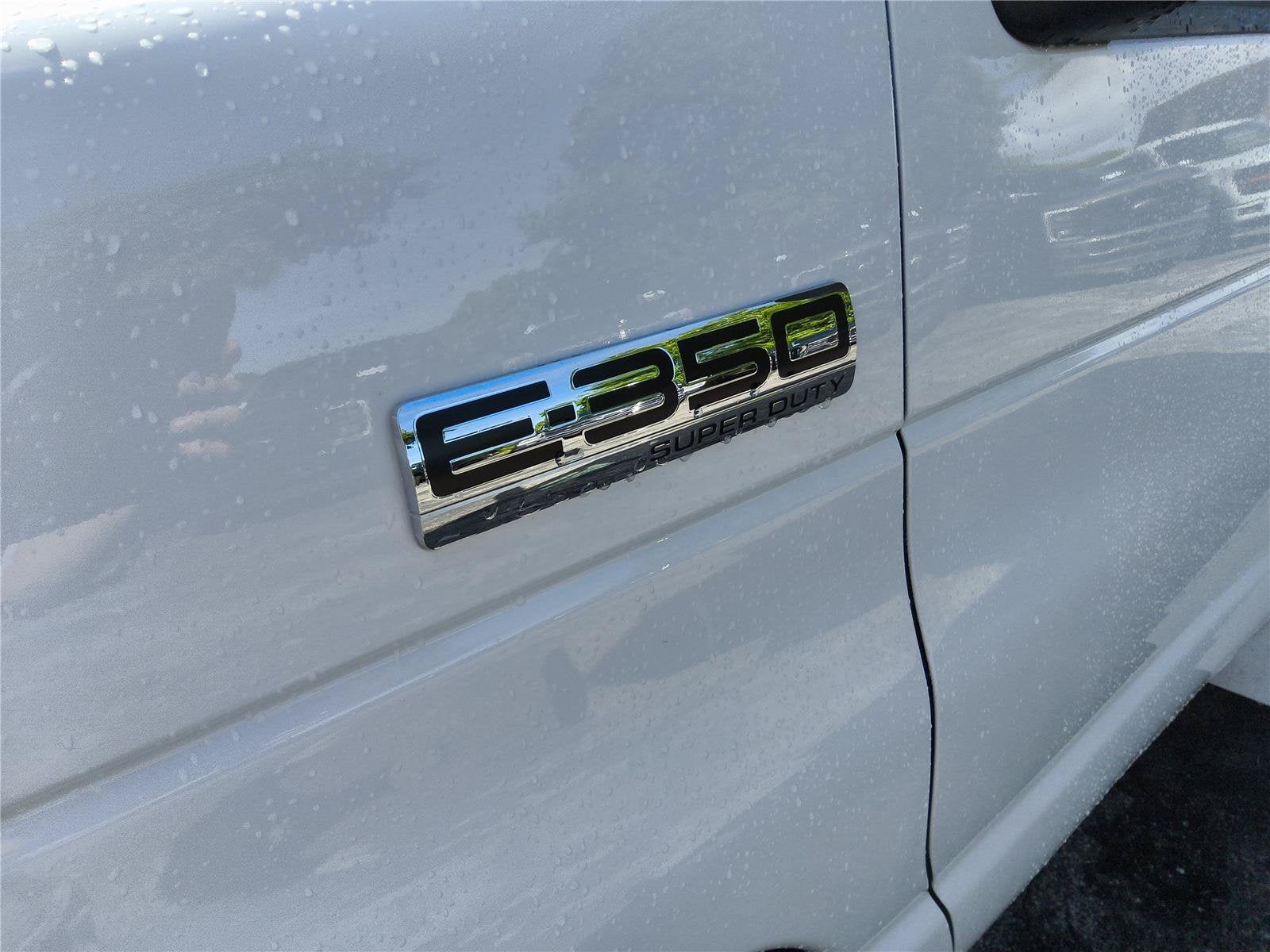 2027 Ford E-Series Cutaway Base