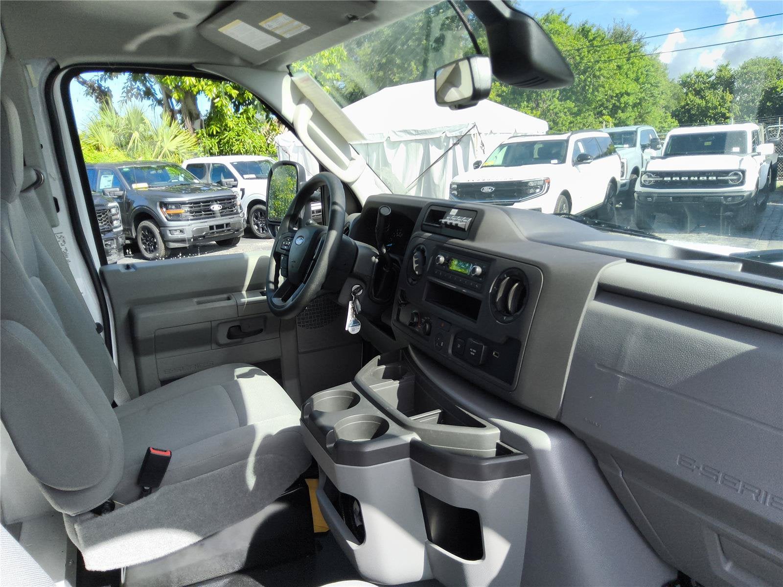 2027 Ford E-Series Cutaway Base