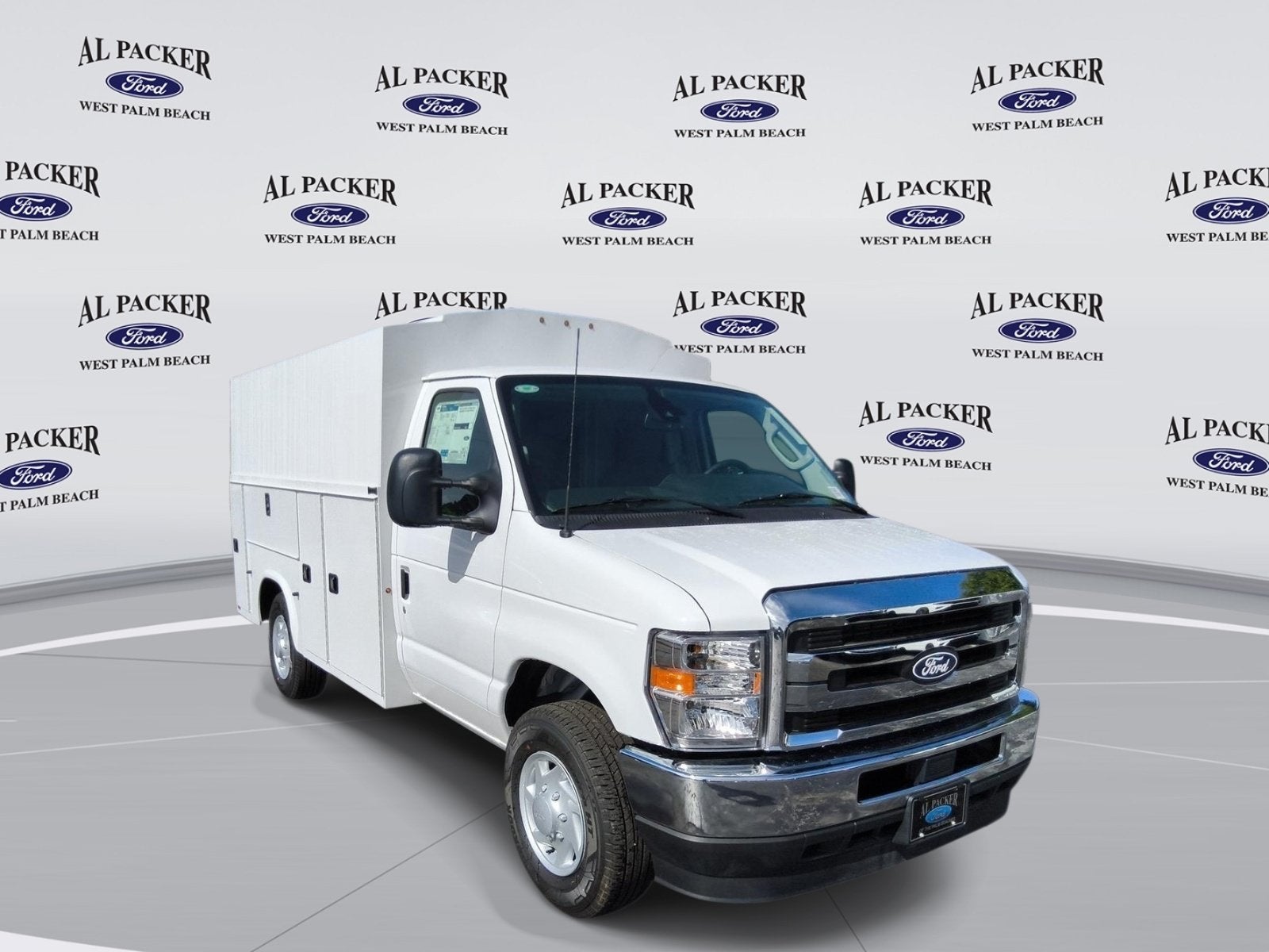 2027 Ford E-Series Cutaway Base