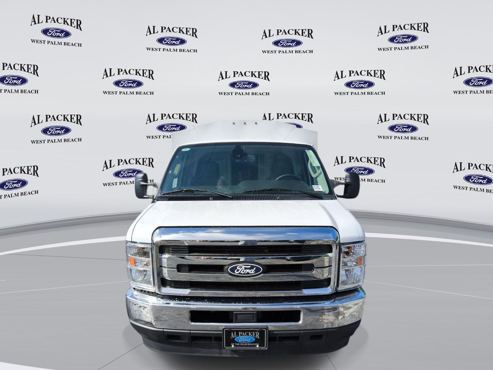 2027 Ford E-Series Cutaway Base