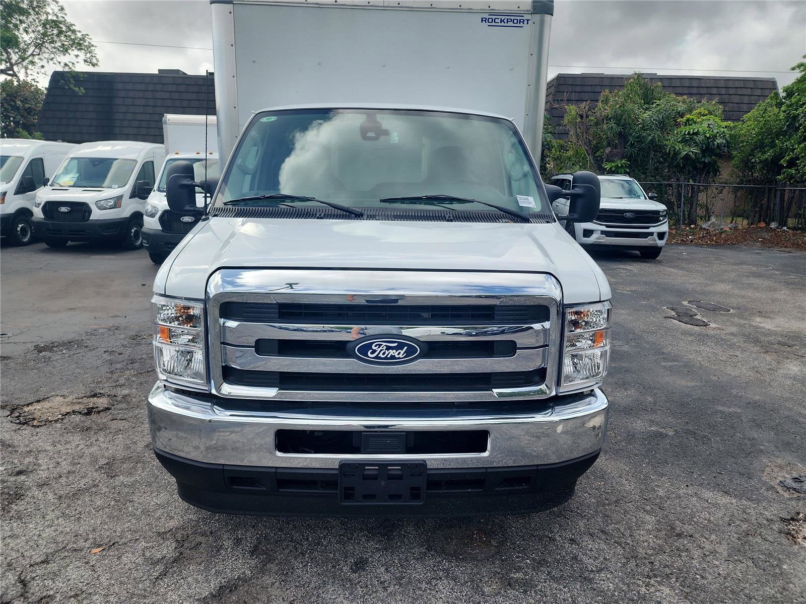 2026 Ford E-Series Cutaway Base