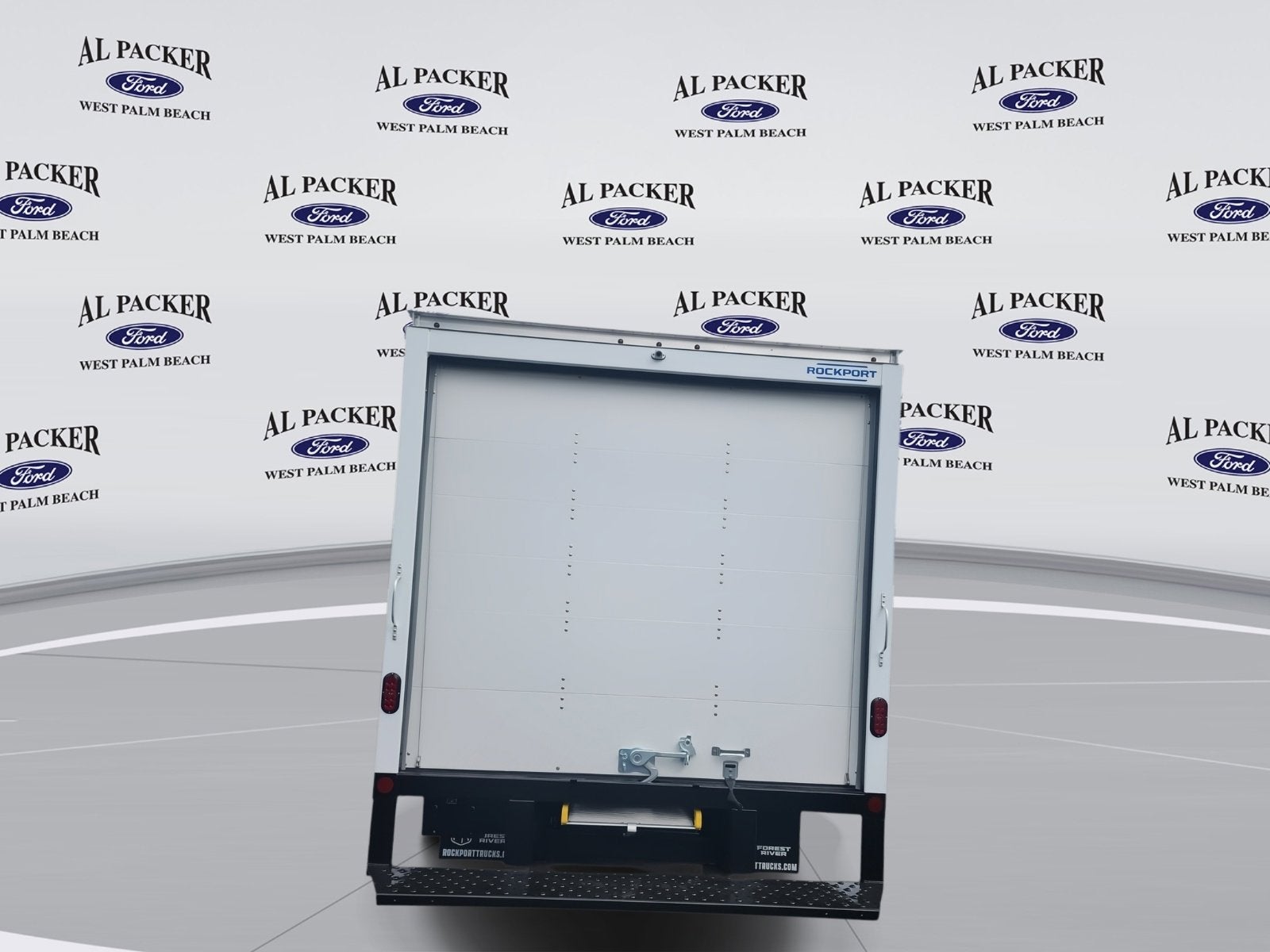 2026 Ford E-Series Cutaway Base