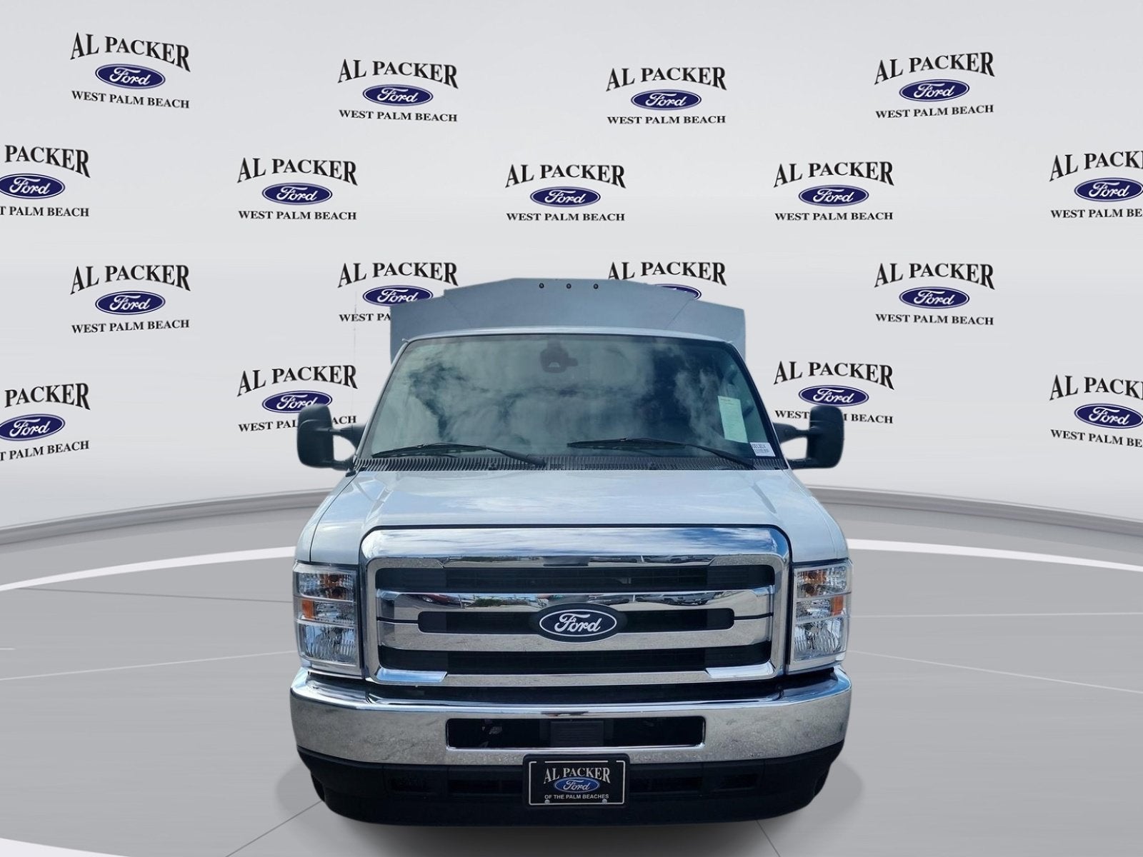 2027 Ford E-Series Cutaway Base