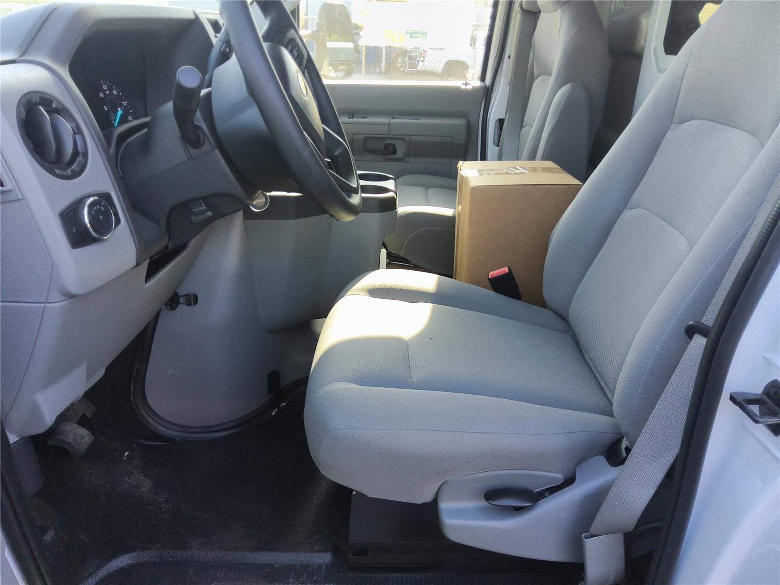 2026 Ford E-Series Cutaway Base