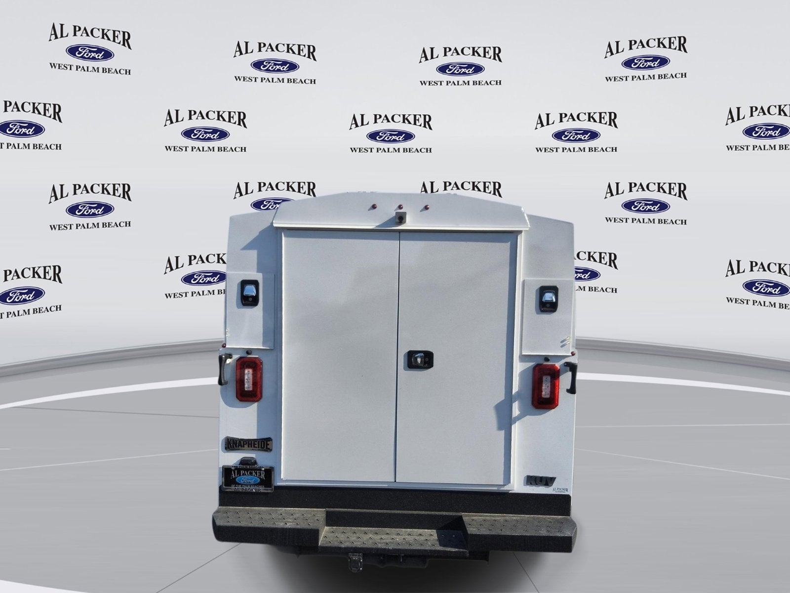 2026 Ford E-Series Cutaway Base