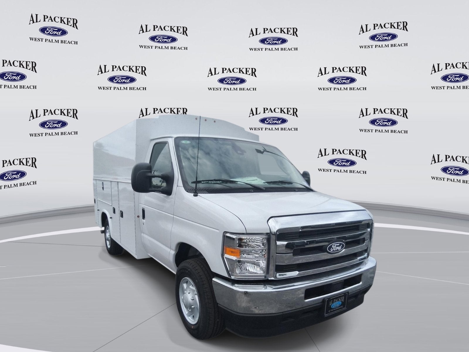 2026 Ford E-Series Cutaway Base