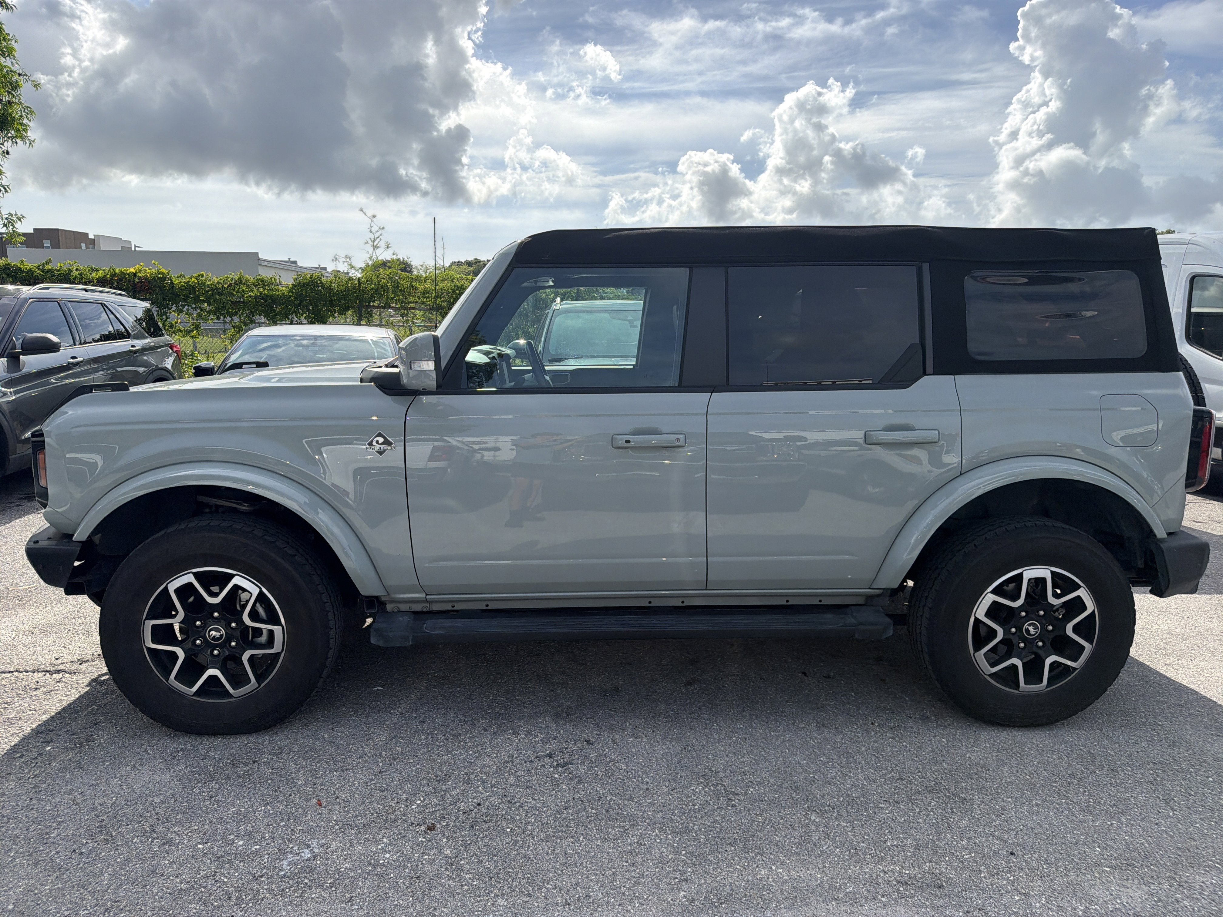 2024 Ford Bronco Outer Banks
