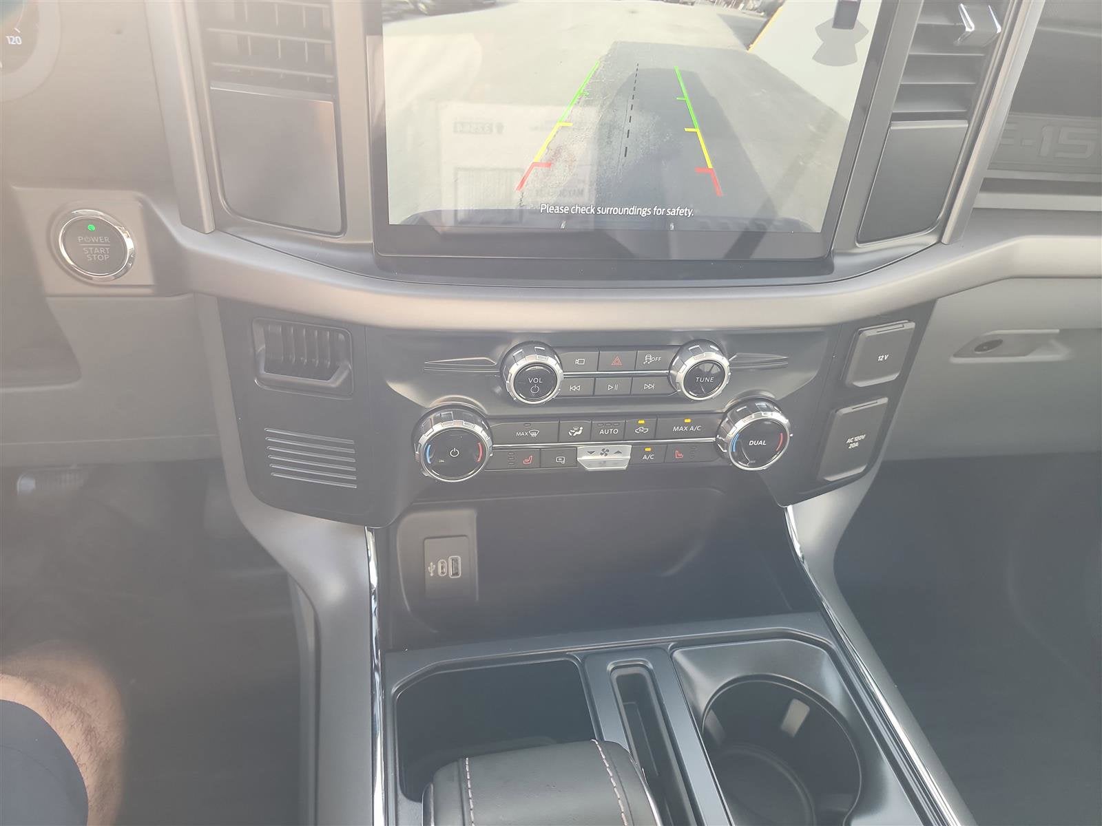 2025 Ford F-150 Lightning Pro