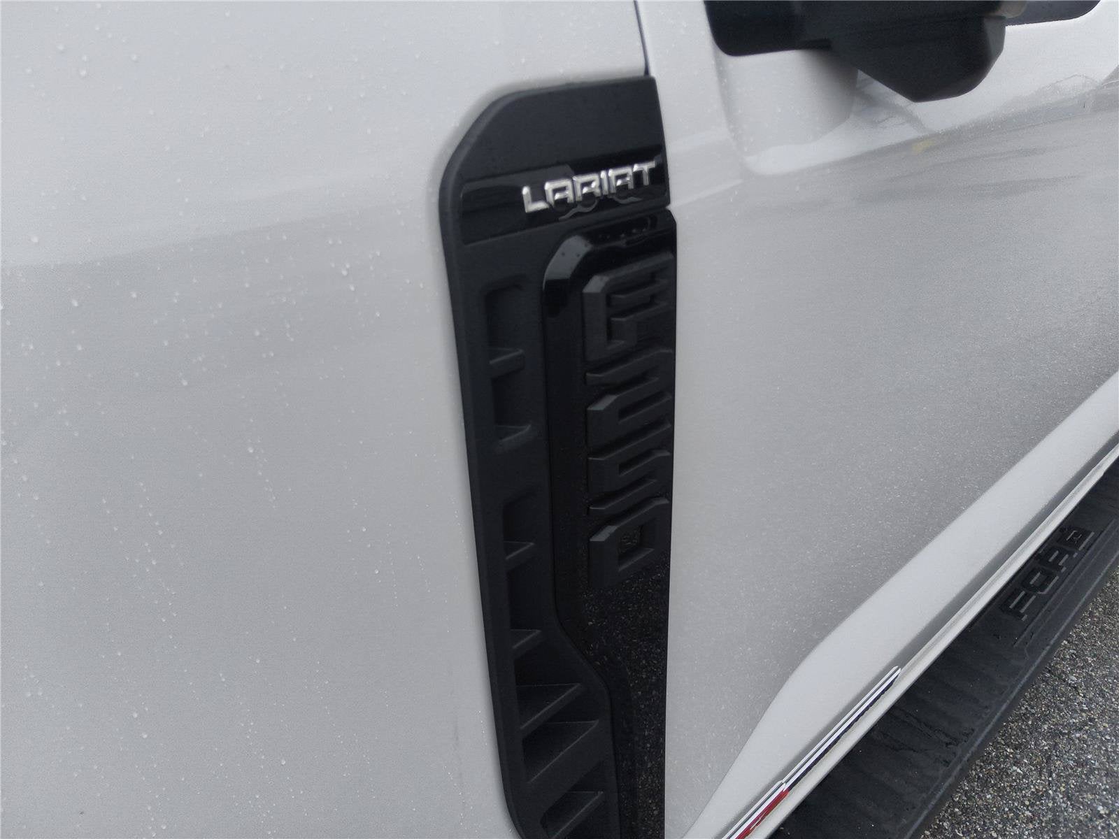 2027 Ford Super Duty F-250 SRW Lariat