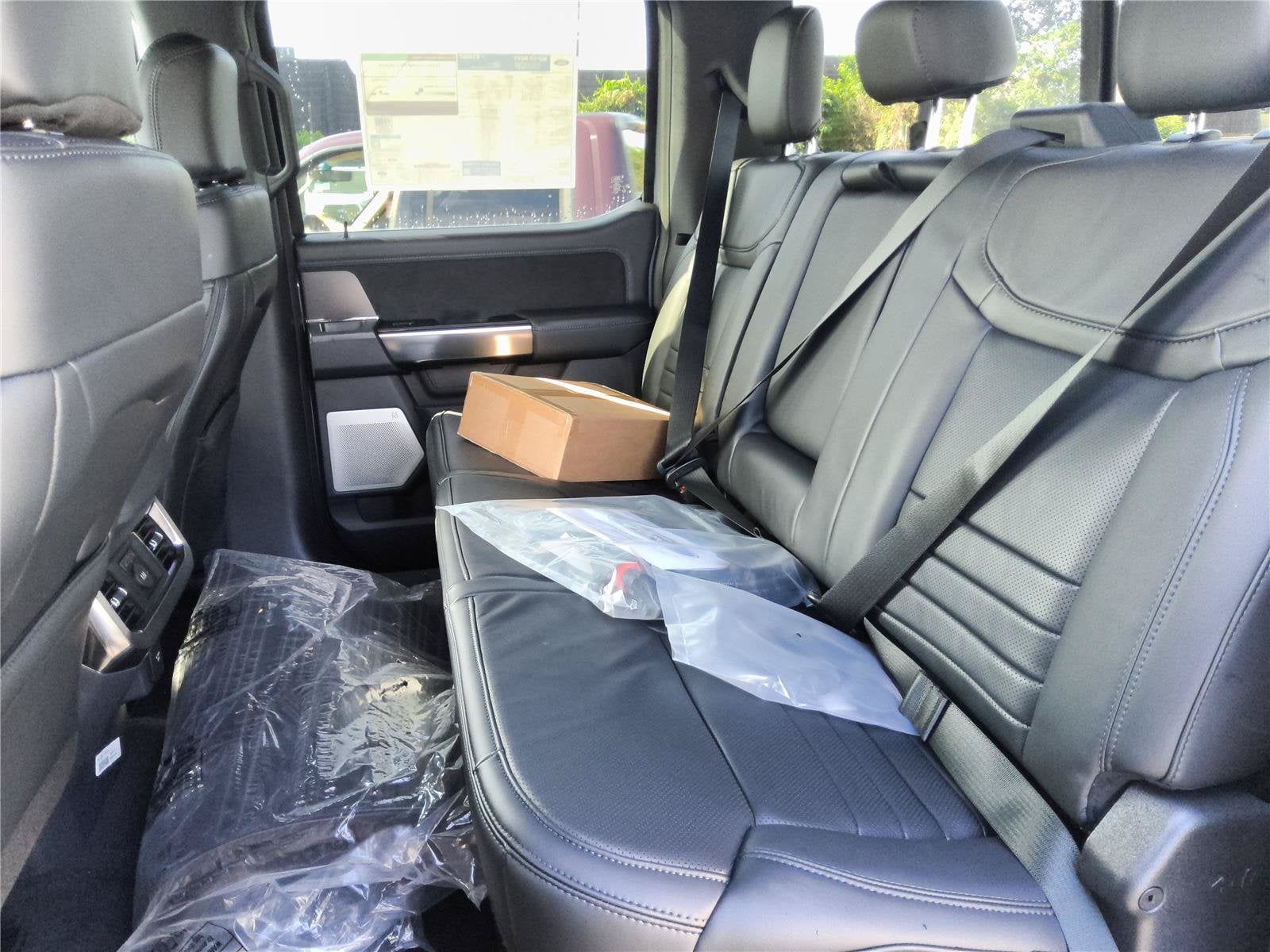 2027 Ford Super Duty F-250 SRW Platinum