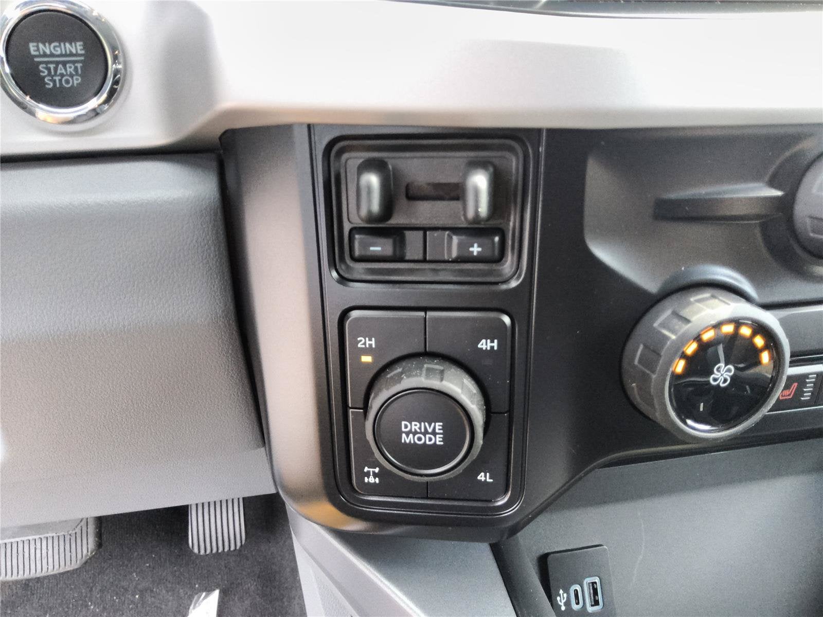 2027 Ford Super Duty F-250 SRW XLT