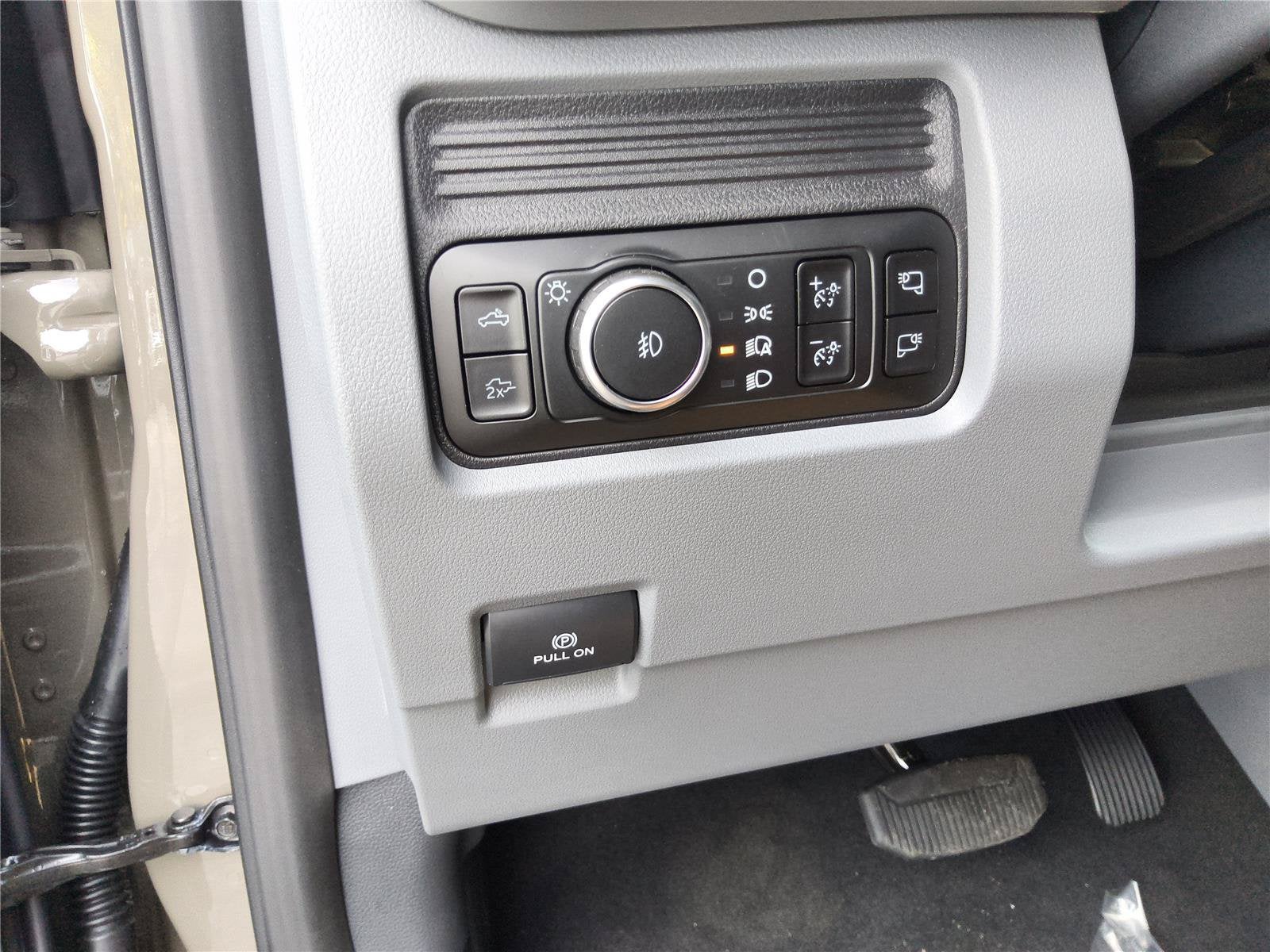 2027 Ford Super Duty F-250 SRW XLT