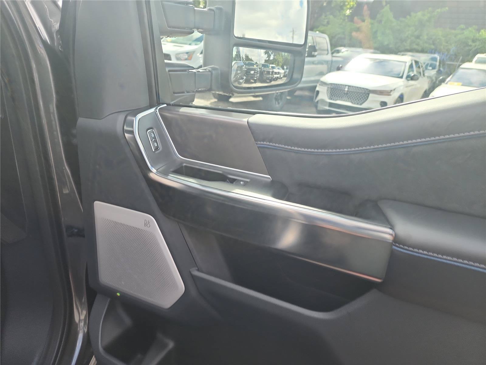 2027 Ford Super Duty F-250 SRW Platinum