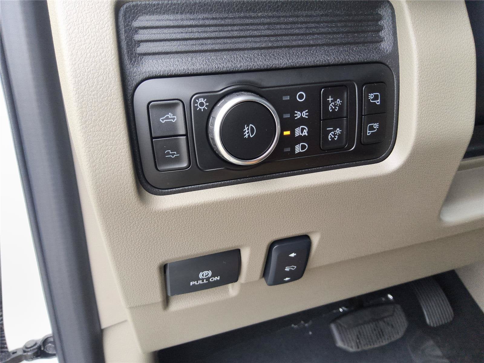 2027 Ford Super Duty F-250 SRW Platinum