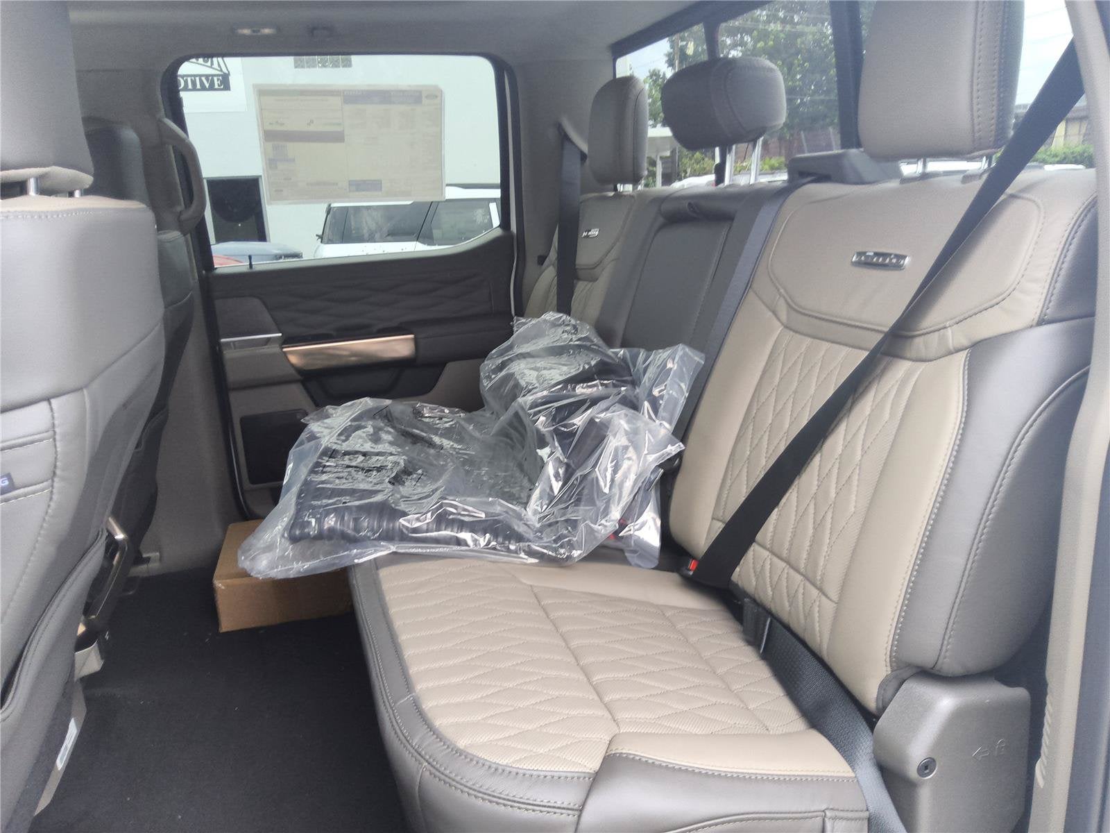 2027 Ford Super Duty F-250 SRW Platinum