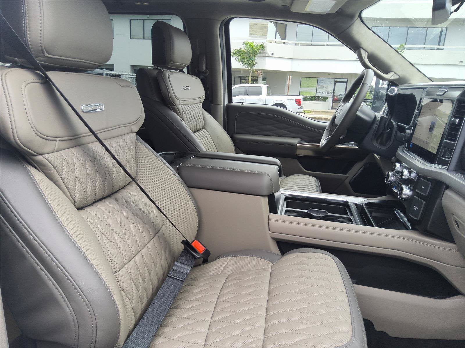 2027 Ford Super Duty F-250 SRW Platinum