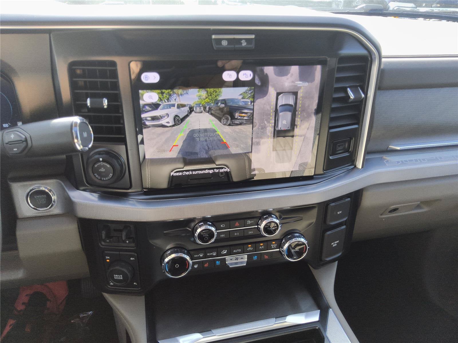 2026 Ford Super Duty F-250 SRW Platinum