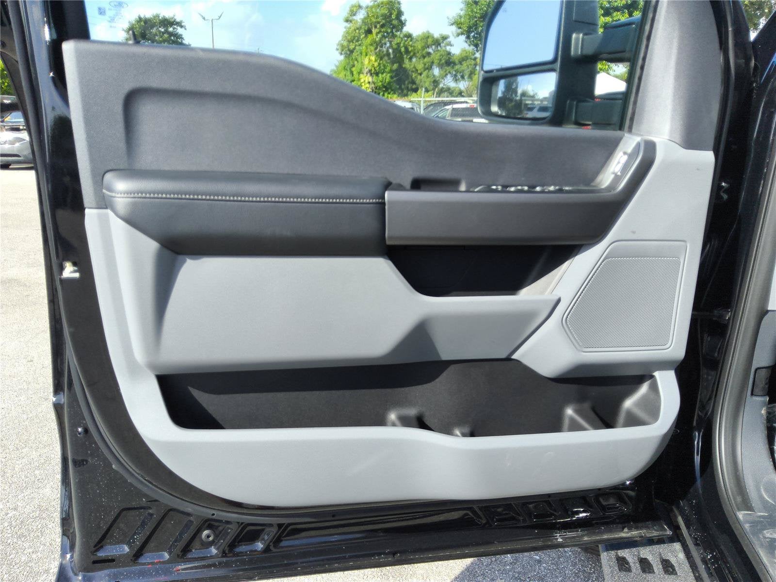 2027 Ford Super Duty F-250 SRW XLT