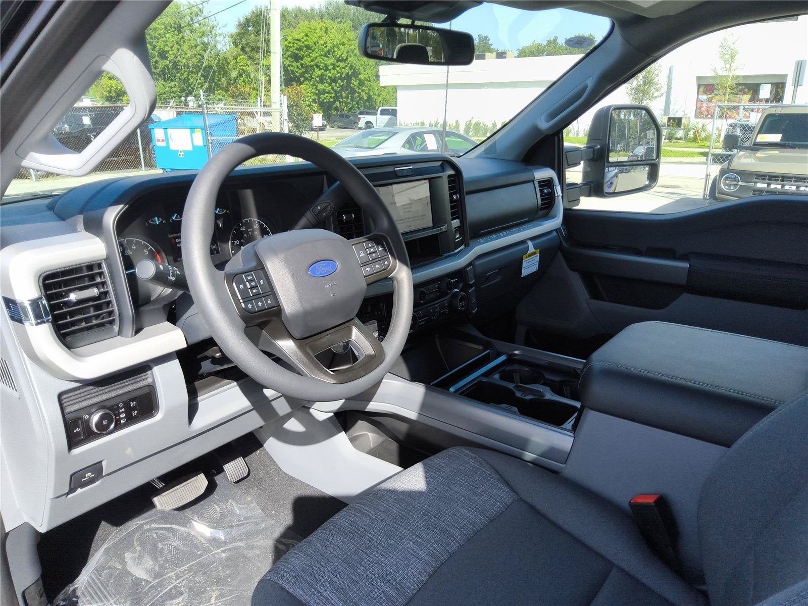 2027 Ford Super Duty F-250 SRW XLT