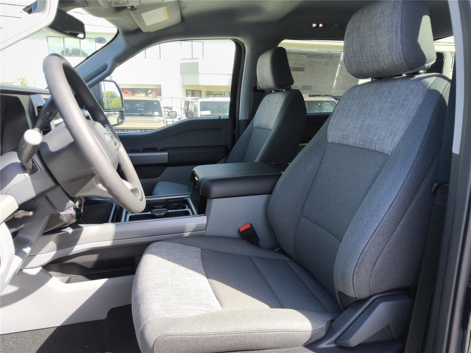 2027 Ford Super Duty F-250 SRW XLT