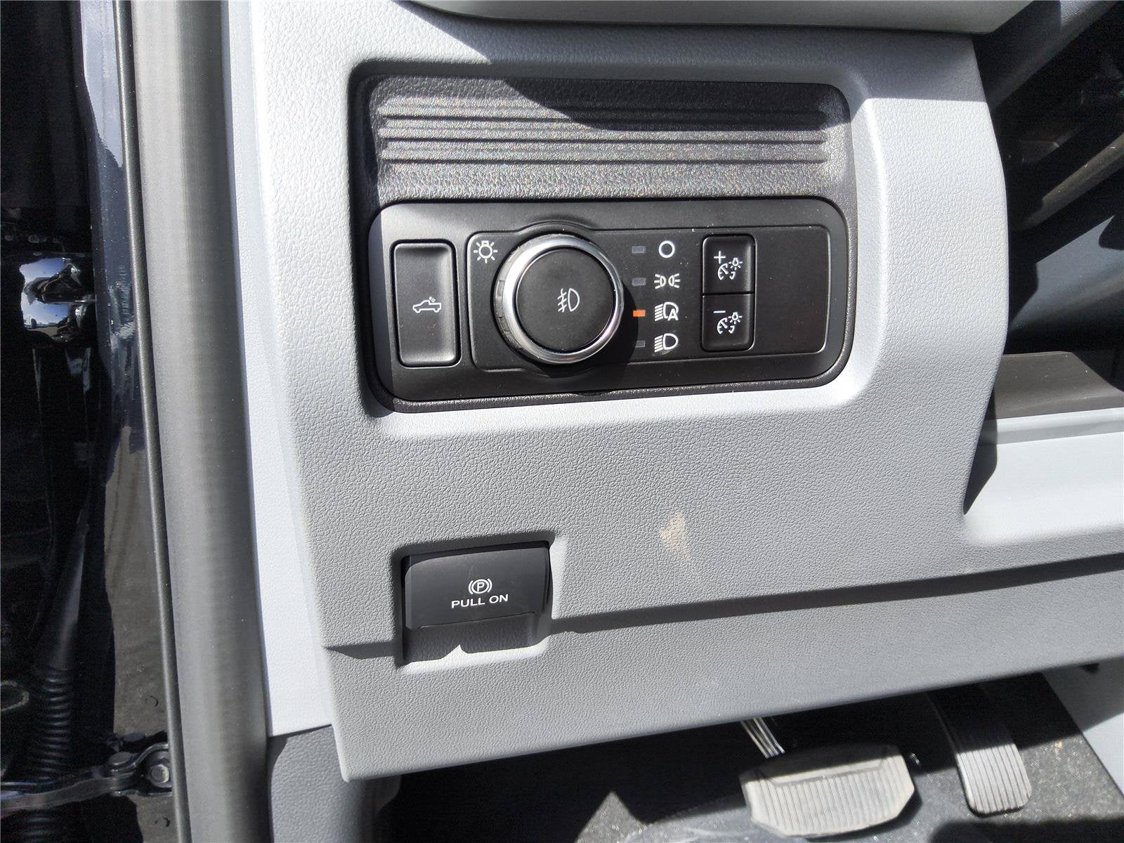 2027 Ford Super Duty F-250 SRW XLT
