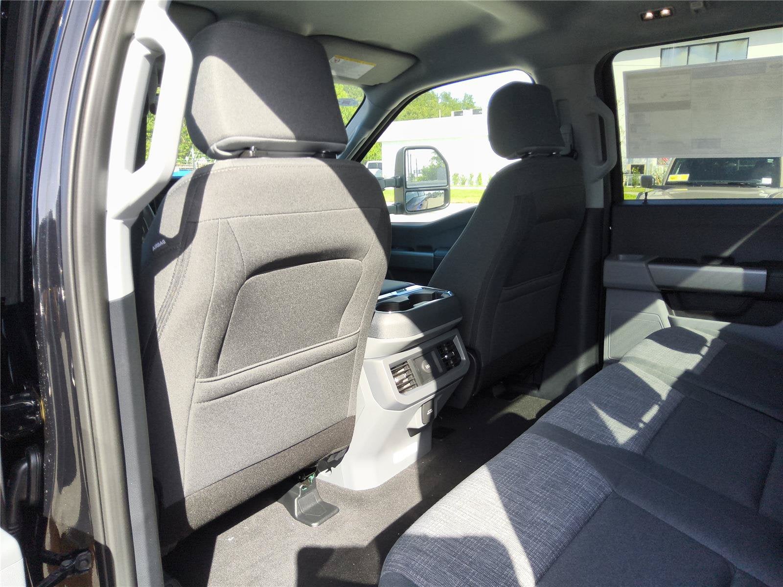 2027 Ford Super Duty F-250 SRW XLT