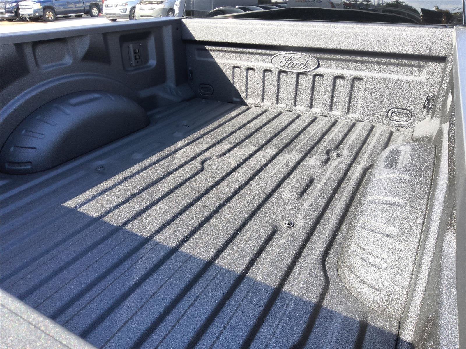 2027 Ford Super Duty F-250 SRW XLT