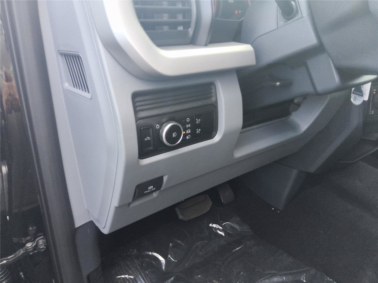 2027 Ford Super Duty F-250 SRW XL
