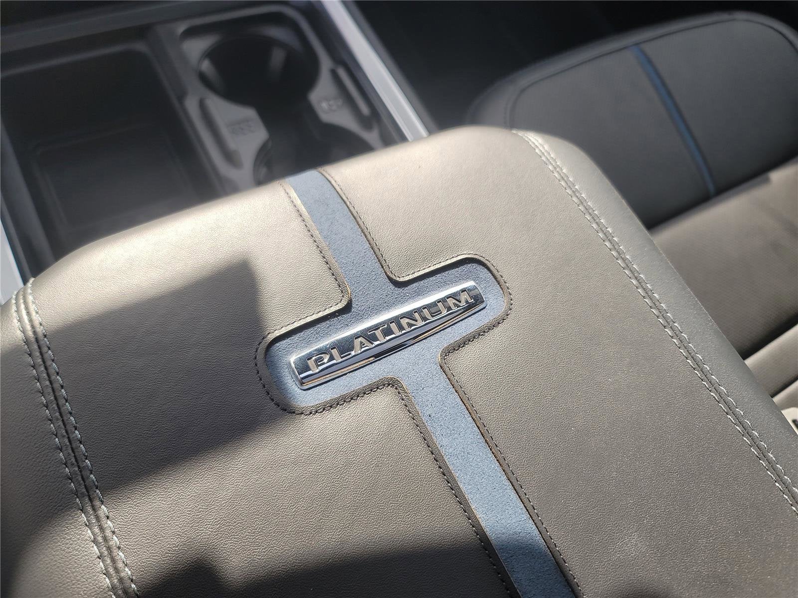 2025 Ford Super Duty F-250 SRW Platinum