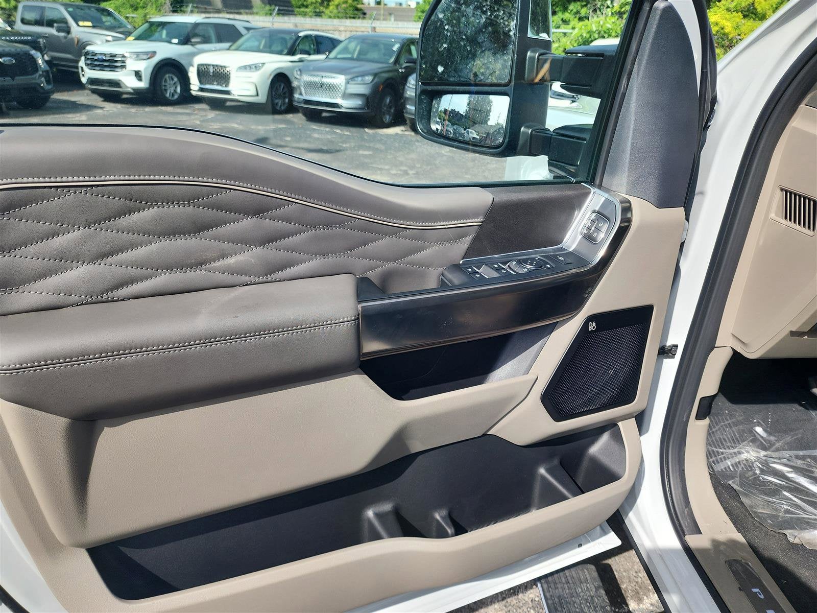 2026 Ford Super Duty F-350 SRW Platinum