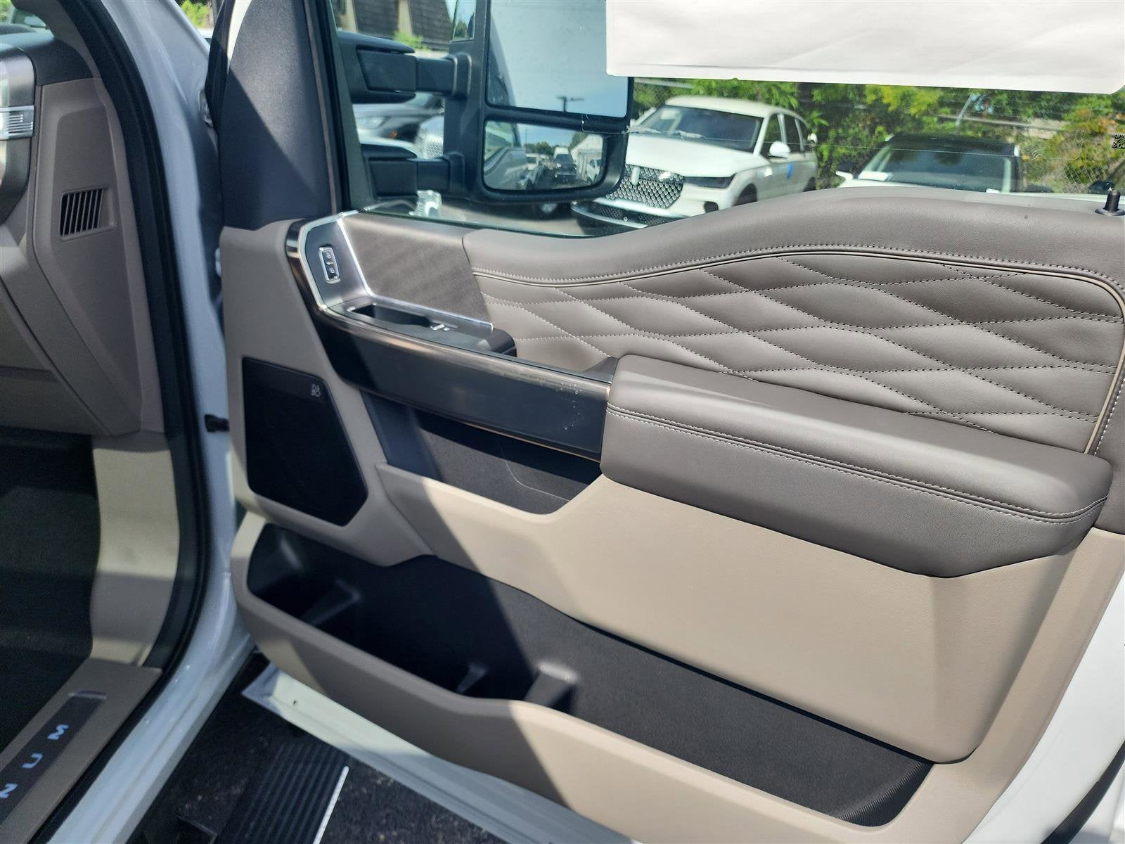 2026 Ford Super Duty F-350 SRW Platinum