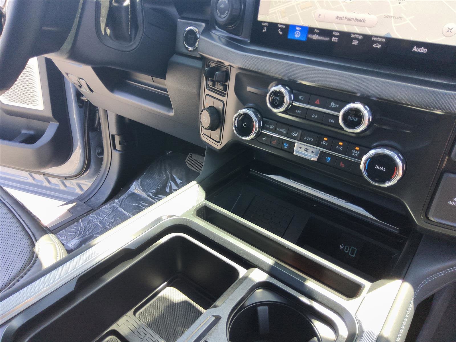 2026 Ford Super Duty F-350 SRW Platinum