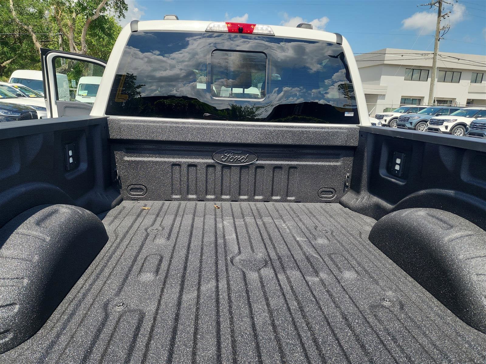 2025 Ford Super Duty F-350 SRW LARIAT