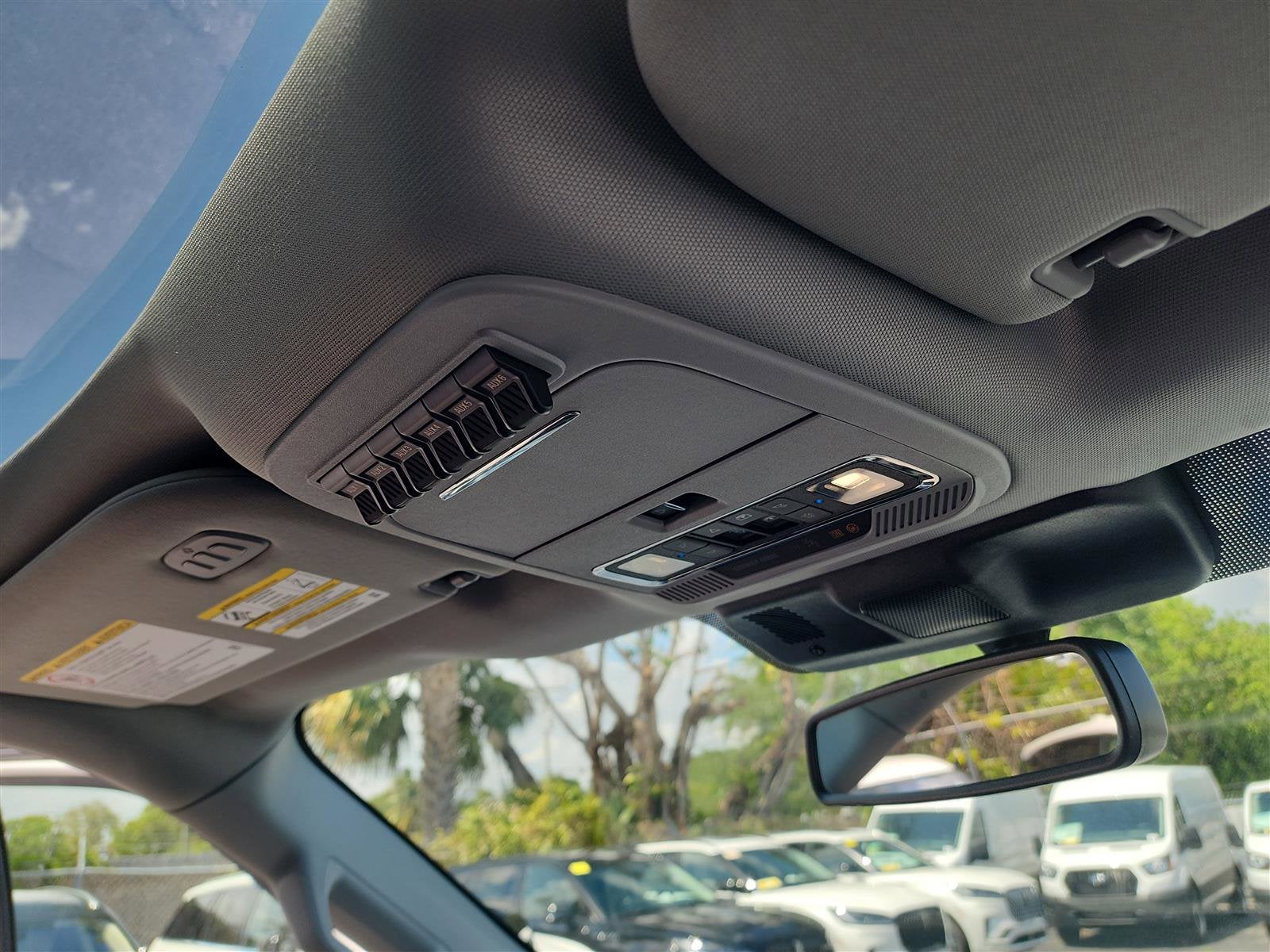 2025 Ford Super Duty F-350 SRW LARIAT