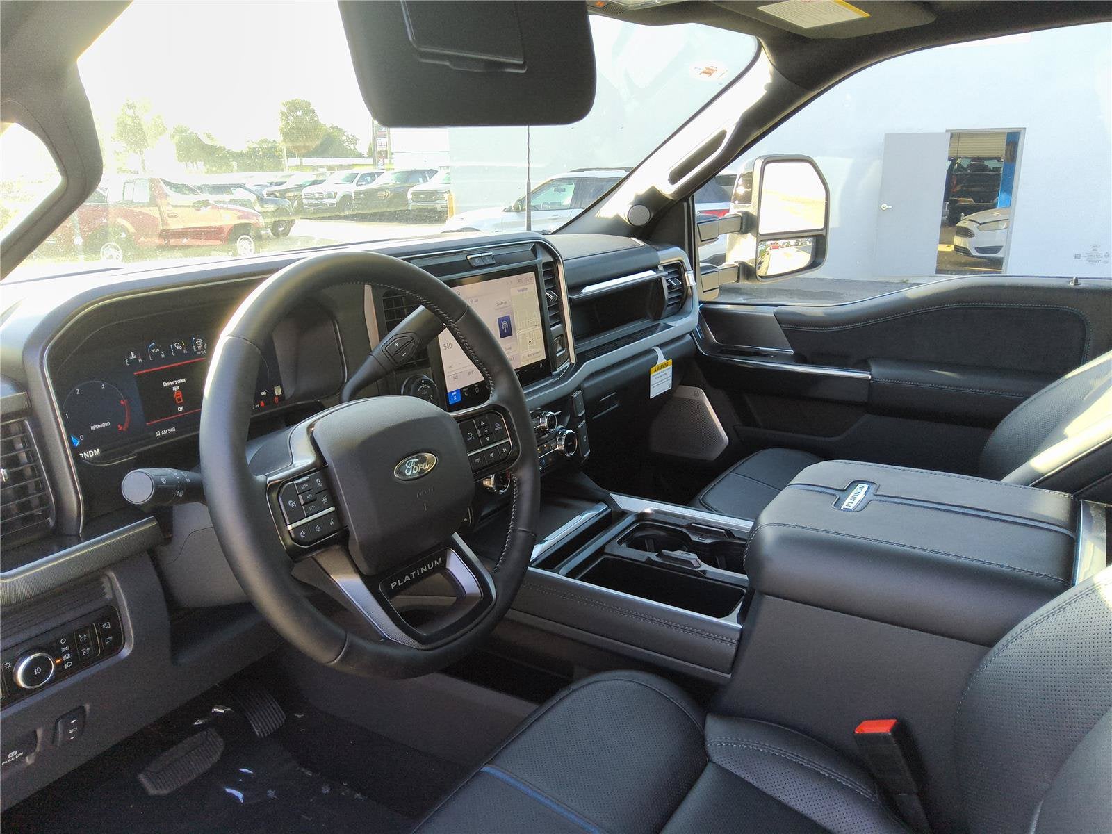 2027 Ford Super Duty F-350 SRW Platinum