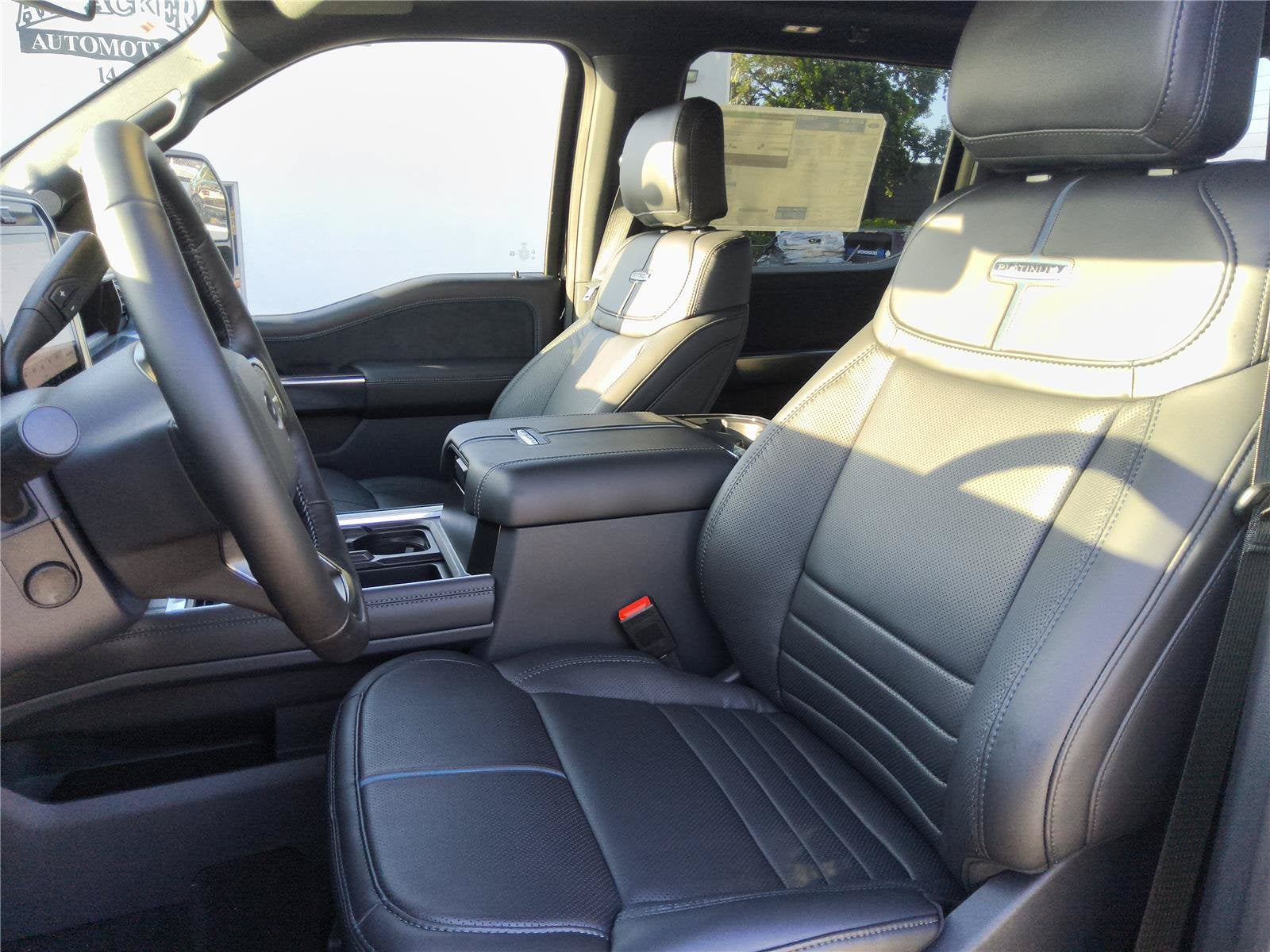 2027 Ford Super Duty F-350 SRW Platinum