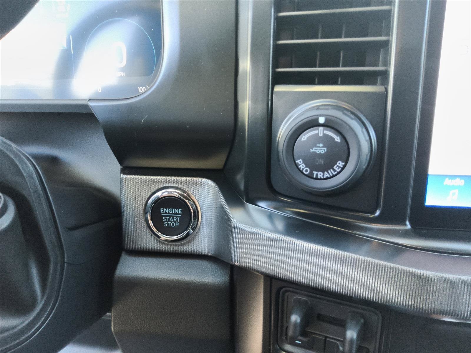 2027 Ford Super Duty F-350 SRW Platinum