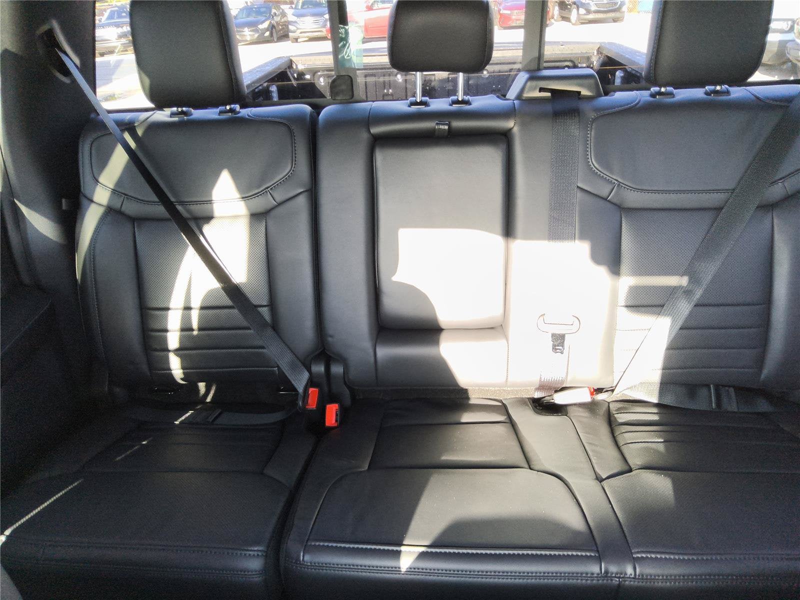 2027 Ford Super Duty F-350 SRW Platinum