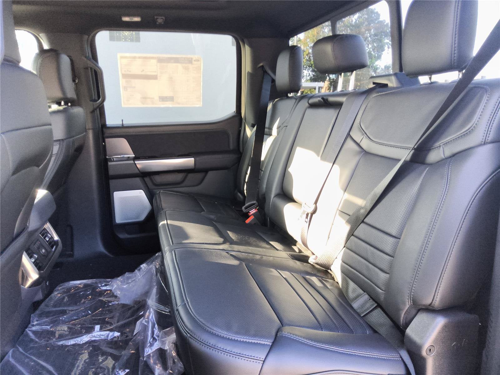 2027 Ford Super Duty F-350 SRW Platinum