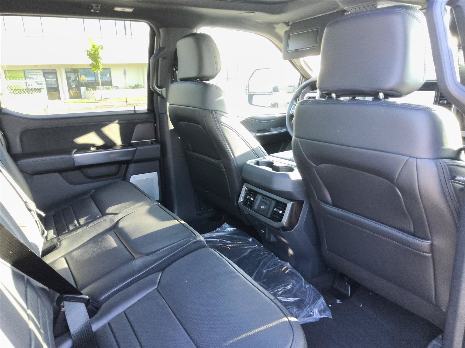 2027 Ford Super Duty F-350 SRW Platinum