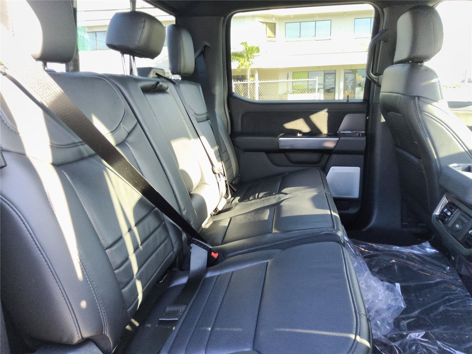 2027 Ford Super Duty F-350 SRW Platinum